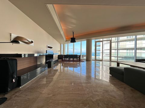 Почему в гостиной с панорамными окнами возникает эхо?