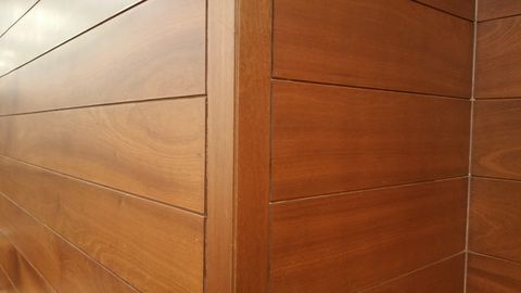 Какие декоративные панели подходят для квартир в ЖК «Реноме» с открытой планировкой?