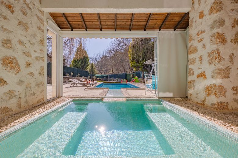 Какие нормативы регулируют устройство SPA-зон и бассейнов в частных домах?