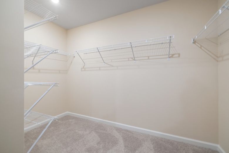 Как защитить обувь и одежду от деформации: контроль температуры