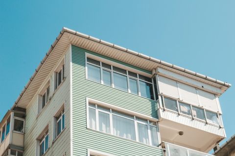 Какие документы поселка регулируют строительство частного дома?