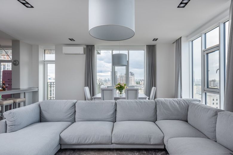 Сколько функциональных зон оптимально для гостиной 40-60 м²?